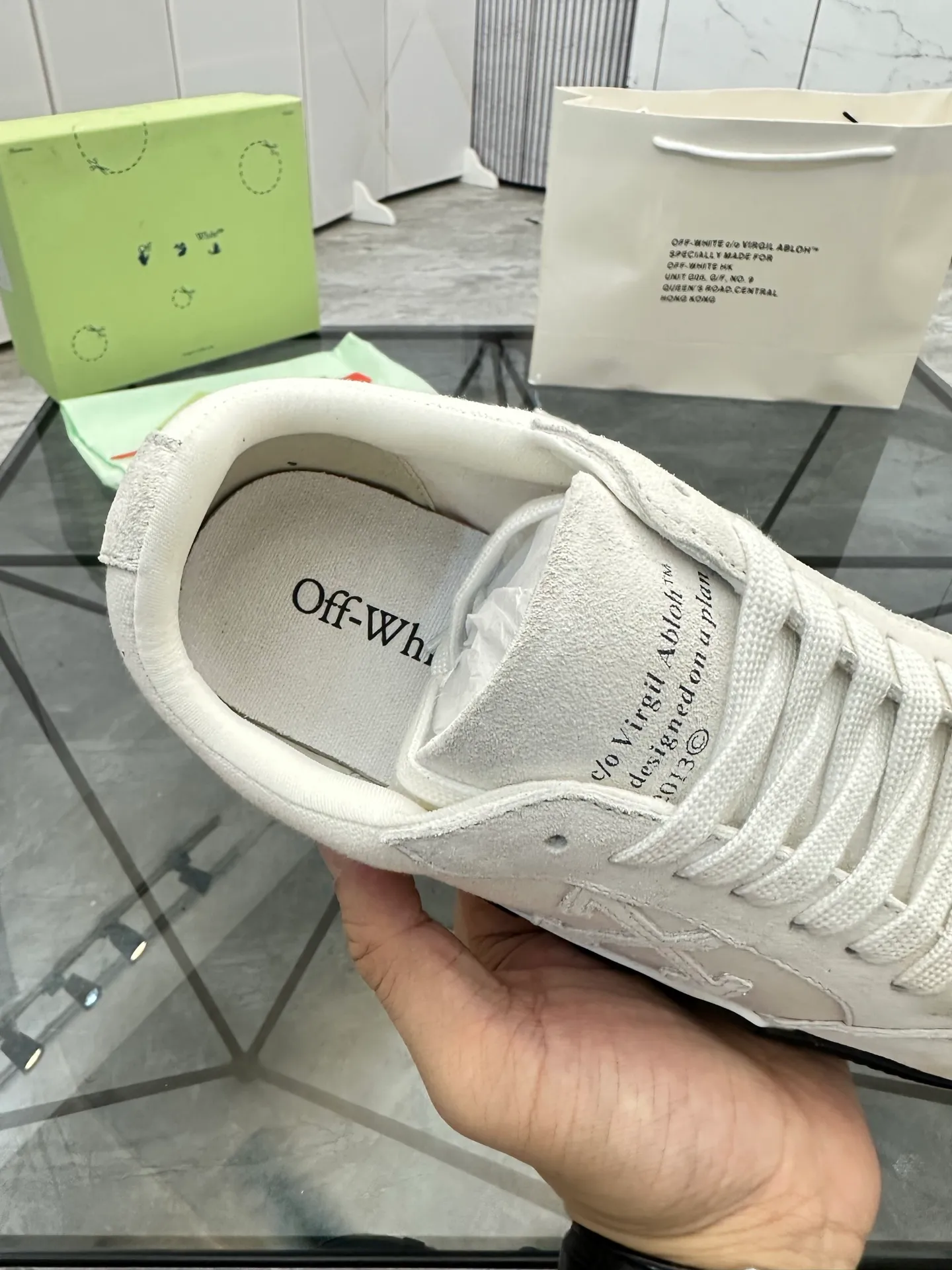 Selling men's shoes 💰: 💰P440¥ Product trademark: OFF WHITE * "OFF WHITE*" low-top casual shoes Regular size: 35-45 (can be customized to 46) Couple style Product materials: imported nubuck leather upper spliced ​​with original fabric, breathable lining, original outsole. No.: H203
